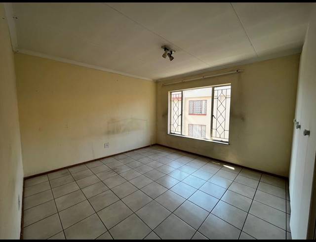 2 BEDROOM PROPERTY TO RENT IN HELDERKRUIN